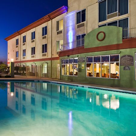 Holiday Inn Express Hotel & Suites Live Oak By Ihg Ngoại thất bức ảnh